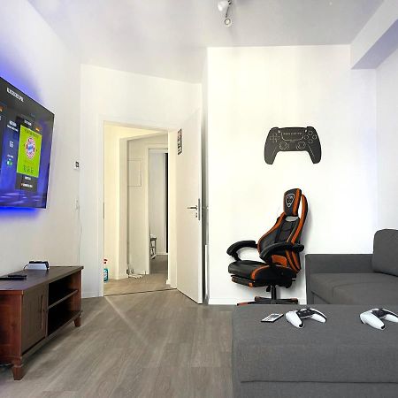 Gaming PS5 + 65 Zoll 4K TV Wohnung mit Balkon Dortmund Exterior foto