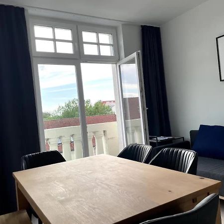 Gaming PS5 + 65 Zoll 4K TV Wohnung mit Balkon Dortmund Exterior foto