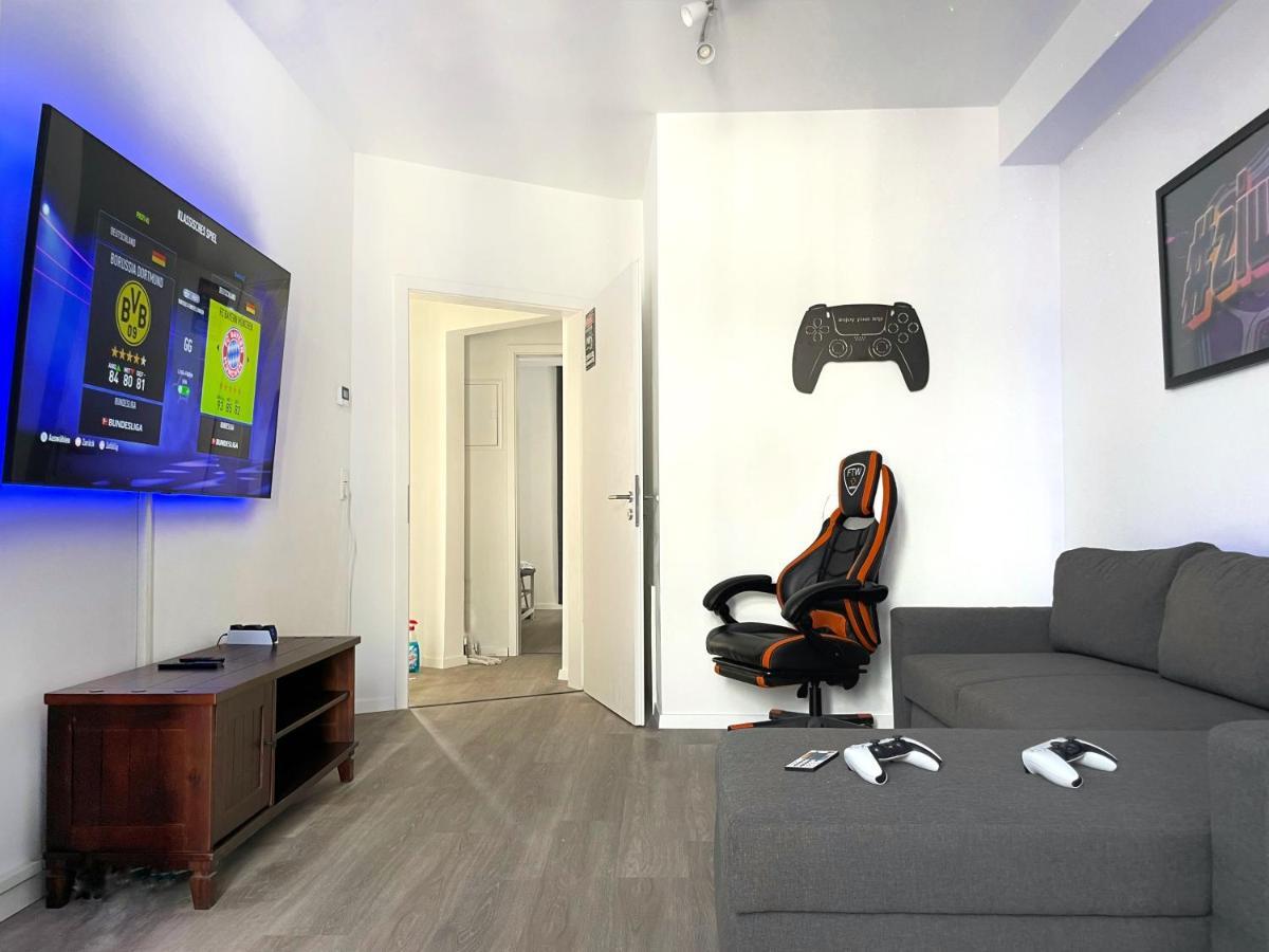 Gaming PS5 + 65 Zoll 4K TV Wohnung mit Balkon Dortmund Exterior foto